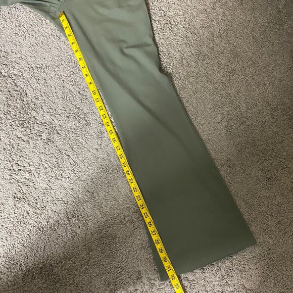 Lululemon Size 12 Groove Super High Rise Flared Pant Nulu 32.5" Army Green - Picture 6 of 6